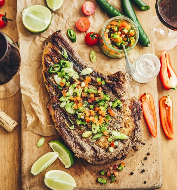 Côte de bœuf à la mexicaine, salsa de poivrons