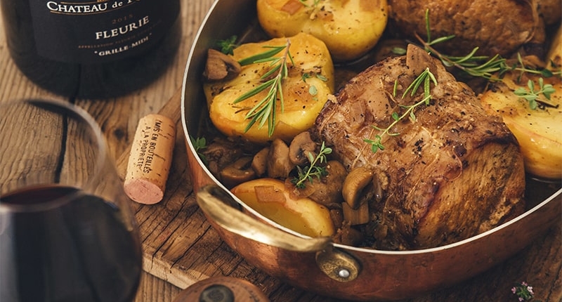 Pork roast with apples and chestnuts