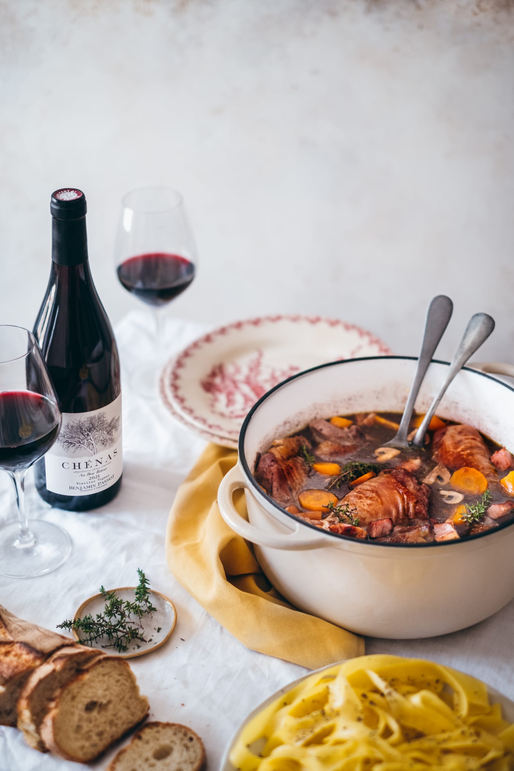 Coq au vin et tagliatelles fraîches